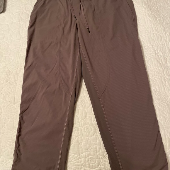 Lululemon Dance Studio Mid Rise Cropped Pant - Picture 10 of 11